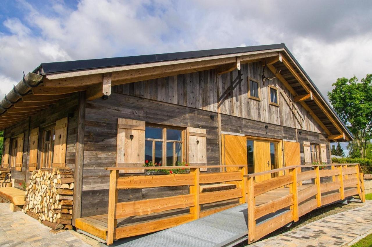 Chalet Am Oelberg Mit Badefass Und Altholzsauna Waldmuenchen Exterior photo